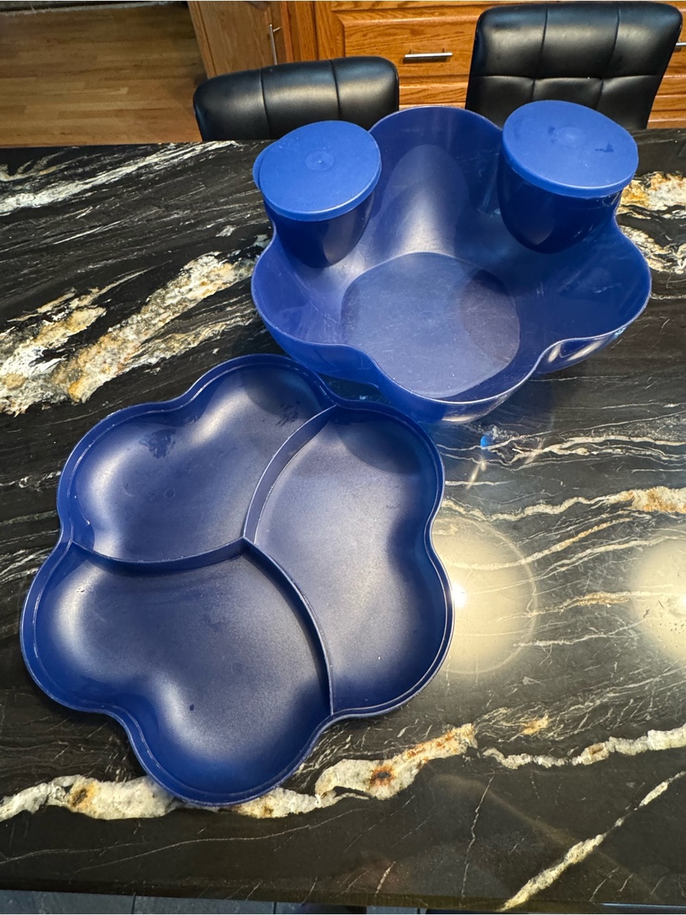Tupperware Flower-Shaped Divided Serving Tray Set. Complete set